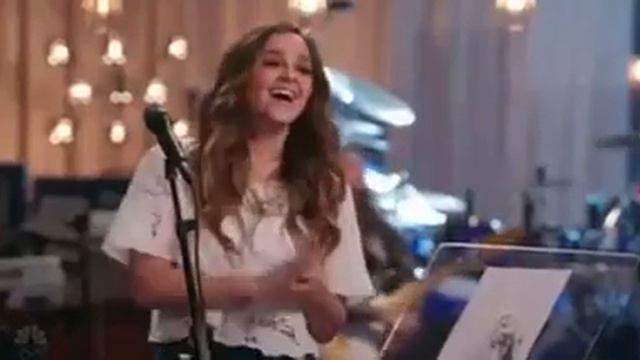 Christina Aguilera - Coaching The Voice Season 10 (Stone Cold)