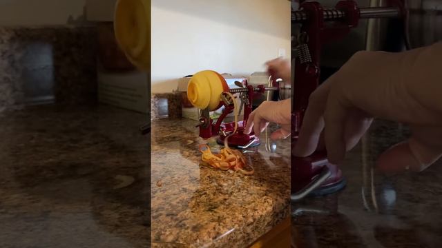 Victorio Apple peeler technique смотреть онлайн