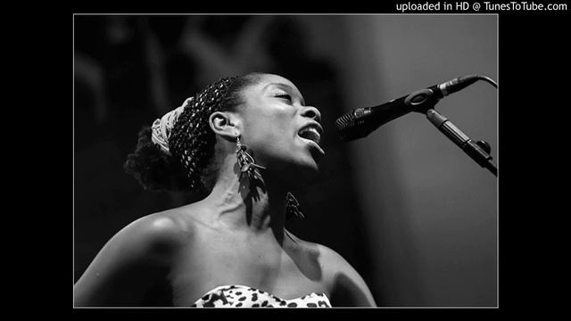 Iyeoka - Simply Falling смотреть онлайн