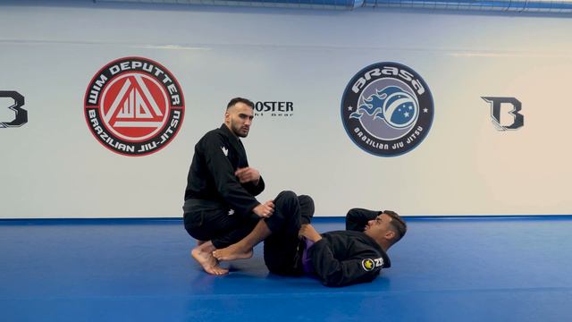 Toreando Pass To Armbar By Alan Ciku смотреть онлайн