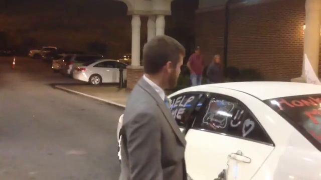 James & Lindsey's Car Trashed After Wedding смотреть онлайн