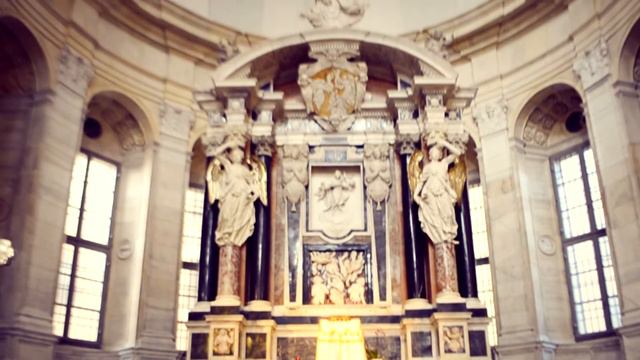 Duomo Cathedral in Pavia, Italy смотреть онлайн