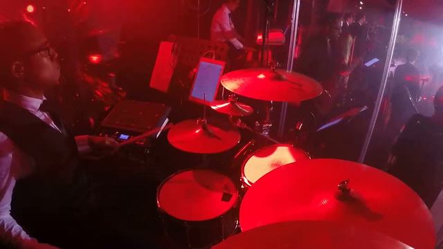 Happy (drumcam with Les Cigales) смотреть онлайн