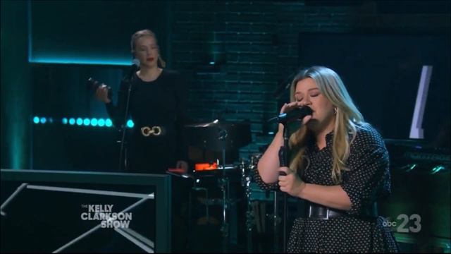 Kelly Clarkson Sings I Know What Your Doing By Dionne Farris Live April 25, 2023 HD 1080p You're