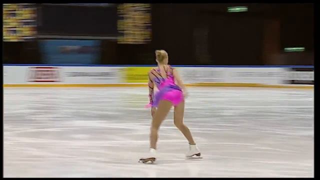 Suomen Beata Papp Neljäs Taitoluistelun Finlandia Trophyssa 2011
