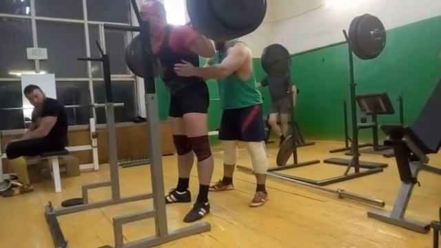 Родэ Денис присед 270 кг на 2 (экипа)