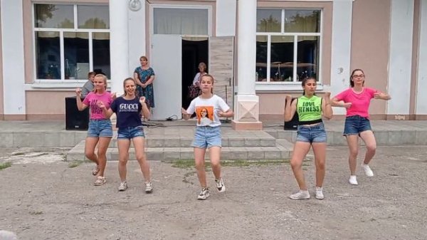 танец "Con Calma"