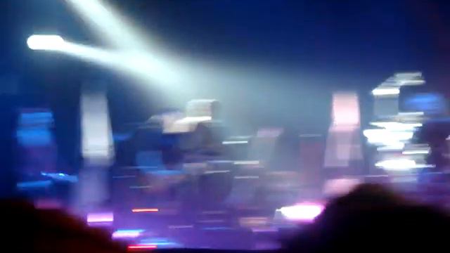 Avril e Deryck - In too Deep in Tokyo Yoyogi смотреть онлайн