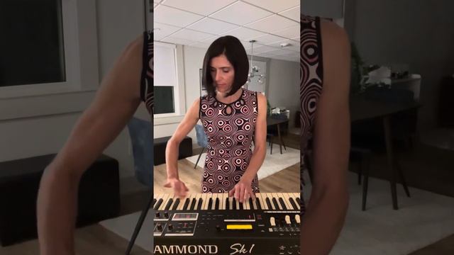 Hammond SK1 - Come See About Me (Holland-Dozier-Holland) - Crazy Baby Preset смотреть онлайн