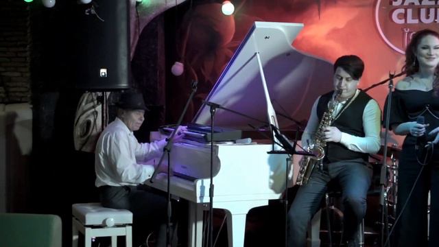 Дарина Синичкина и Юлия Марченко "Ёлочка" смотреть онлайн