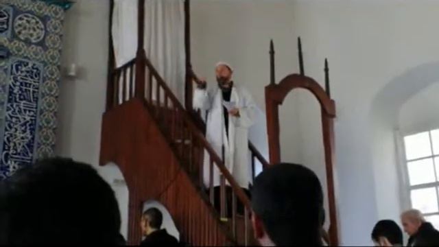 KOMENT NGA SURJA ASR HUTBE NE XHAMINE E SAHATIT BERAT
