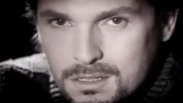 Miguel Bose New tracks in the dust (Que no hay) смотреть онлайн