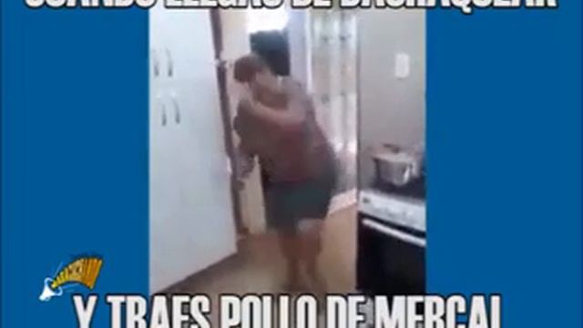 Cuando llegas de bachaquear y traes pollo смотреть онлайн