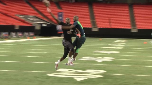5-Star CB Anthony Cook commits to Texas смотреть онлайн