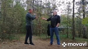Держать и держаться. Всё дело в инерции.