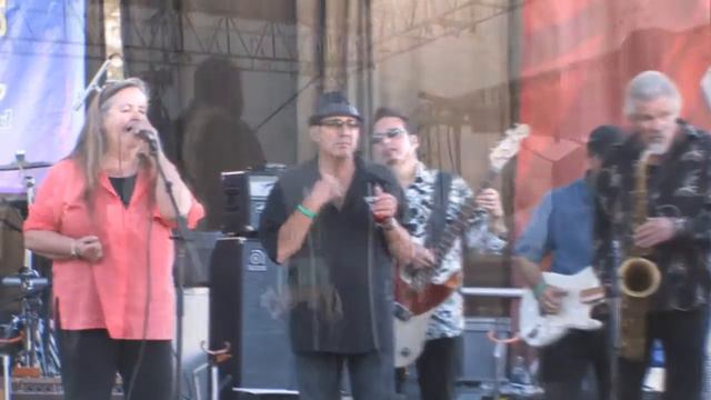 One More Mile (Muddy Waters) - Mannish Boys Revue w/ Tracy Nelson - Simi-Cajun - musicUcansee.com смотреть онлайн