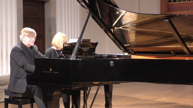 GUELAR PIANO DUO plays STRAVINSKY. смотреть онлайн