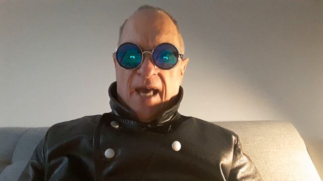If the Internet makes you sick. Rudolf the tall white alien. No. 324 смотреть онлайн