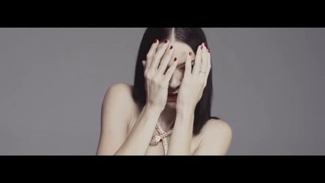 Mariacarla Boscono, casta diva | Harper's Bazaar España смотреть онлайн