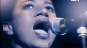 Mike Oldfield & Cara Dillon - Man in the rain