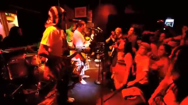 "No Woman No Cry" Junior Marvin of Bob Marley & The Wailers & Josh Heinrichs (4-20-12) смотреть онлайн