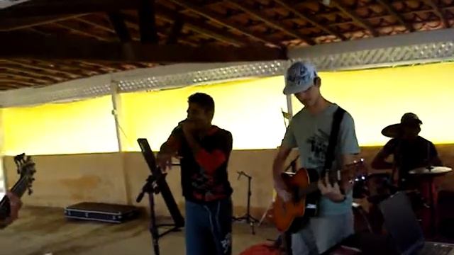 1° batidão gospel - som de adoradores e paulo (banda Atos 1.8) tocando vou de jó 42 смотреть онлайн