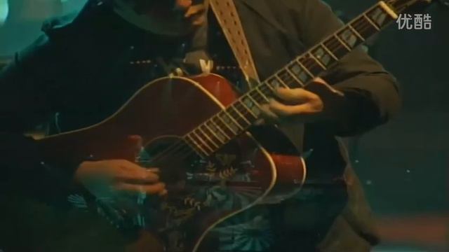 汪峰Wang Feng - 向陽花 Live版 MV смотреть онлайн