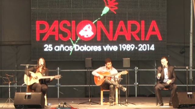 Lucía Sócam Y Juan Pinilla En Homenaje A Dolores Ibarruri