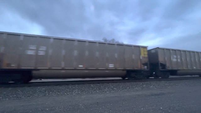 A Northbound BNSF #8439 Empty Energy Coal Train смотреть онлайн