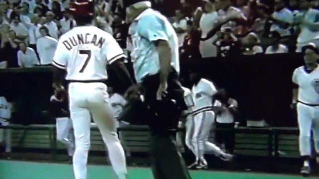 Chris Sabo Does It All For Cincinnati Reds! смотреть онлайн