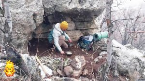 Зимний Кемпинг в Каменном Укрытии на Вершине Горы | ВЫЖИВАНИЕ НА ПРИРОДЕ - БУШКРАФТ