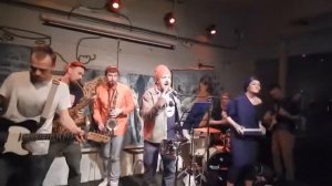 Карл Хламкин и ДавайЗабухаемОркестр. Вьетнамец (А.Лаэртский)