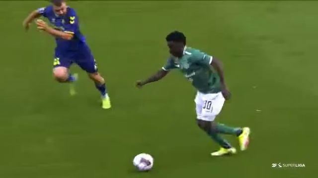 Ibrahim Said unexpected snake dribble... смотреть онлайн