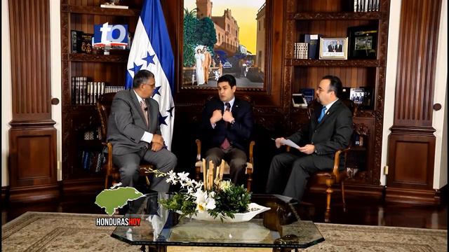 ENTREVISTA PRESIDENTE JUAN ORLANDO HERNANDEZ смотреть онлайн
