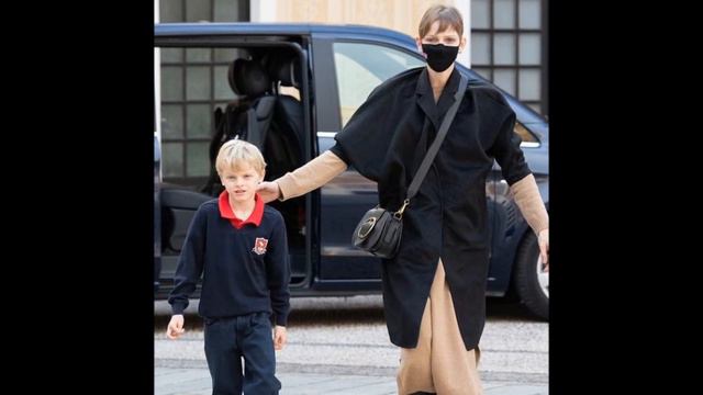 Princess Charlene of Monaco leaves SA with cute dog to be with Husband & kids jacques & gabriella. смотреть онлайн