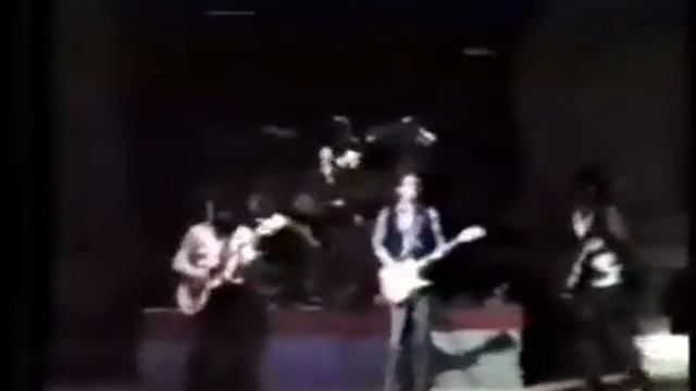 Listen To The Music (Cover) смотреть онлайн