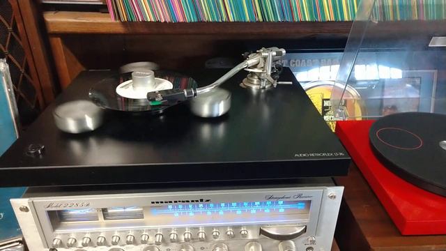 Carl Weathers-You Ought To Be With Me смотреть онлайн