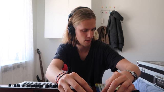 Hedwig's Theme from Harry Potter (Synth Cover) - Daði Freyr смотреть онлайн