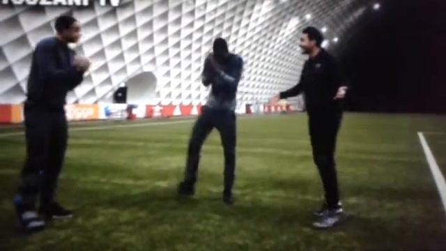 Het Spel Met Kenny Tete En Bazoer Van Ajax En Natuurlijk Tauzani