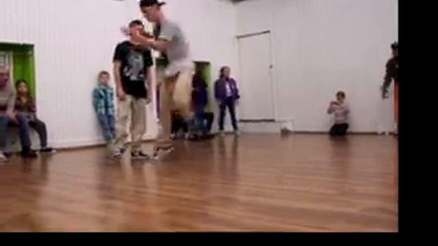 SDA Christmas Battle - HipHop Semifin - Milos vs. Bando ;) смотреть онлайн