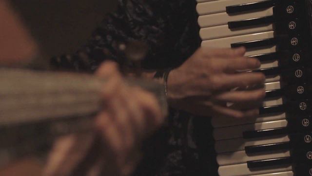 Marina and Vitaly- Daaqat Alb (Ahmad Fuad Hasan) موسيقى دقات قلب أحمد فؤاد حسن смотреть онлайн