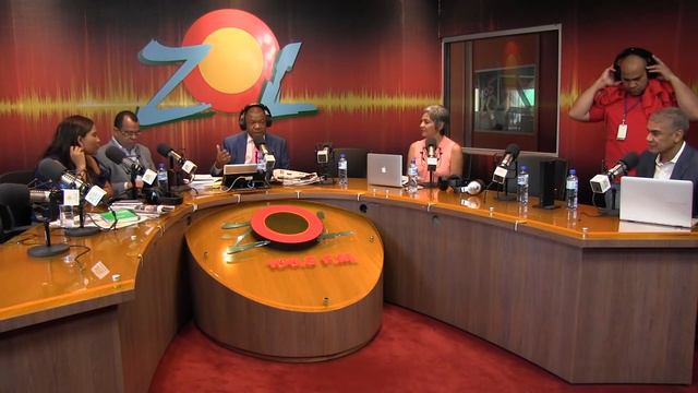 Llamada de Aura Toribio gobernadora de Santiago narra como se quedo encerrada en un ascensor смотреть онлайн