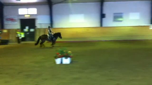 Säbys Jinni & Jolina Andersson På Pay & Jump I Kumla 19/1-13.