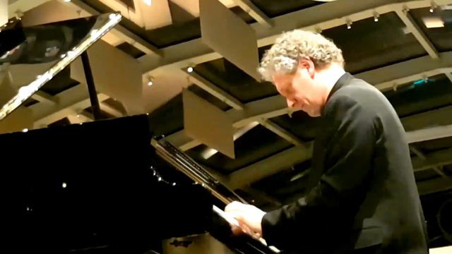 ANDREA LUCCHESINI - SCHUBERT IMPROMPTU OP.90 N.2 смотреть онлайн