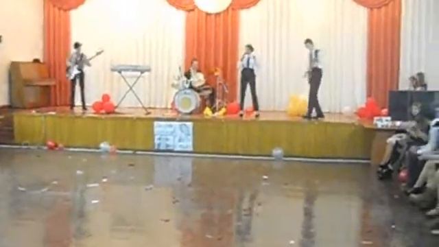 Мафия-вечеринка "Чикаго". Змиевской лицей №1 /25.10.2013/ - Группа "Forage" смотреть онлайн