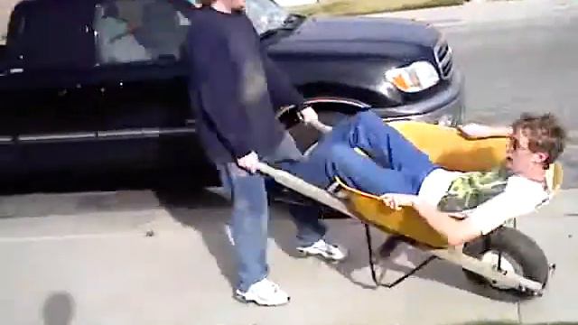 Kouen carrying david