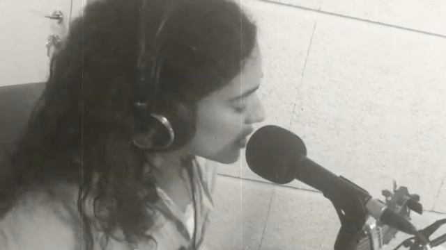 Exclusive: Alex Moshe performs "Free to Leave" смотреть онлайн