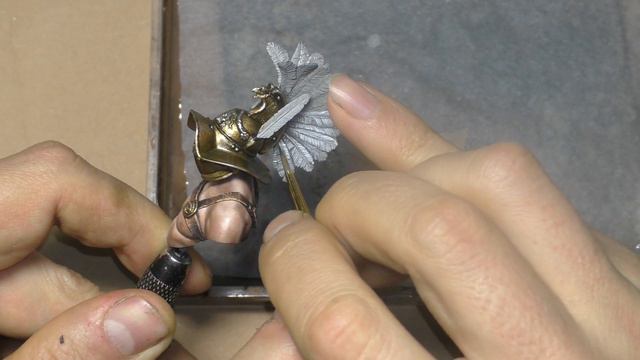 Painting of Feather on Gladiator Bust смотреть онлайн