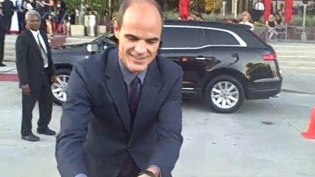 Michael Kelly of House of Cards signing autographs смотреть онлайн