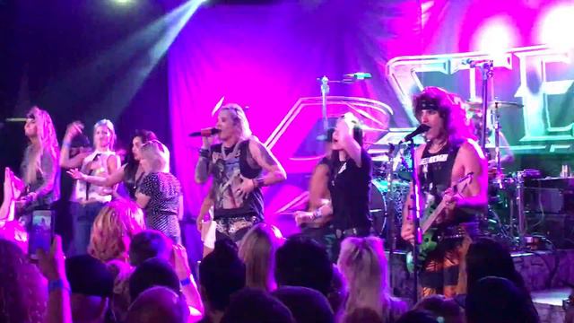 Steel Panther "Sweet Child O' Mine" — 7/11/17 смотреть онлайн